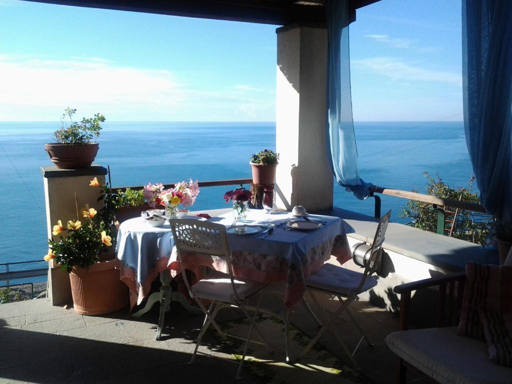 LA SERRA SUL MARE BED & BREAKFAST • MONTEROSSO AL MARE • 3⋆ ITALY • RATES  FROM €188